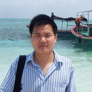 Dr. WANG Hanling visiting the South China Sea.