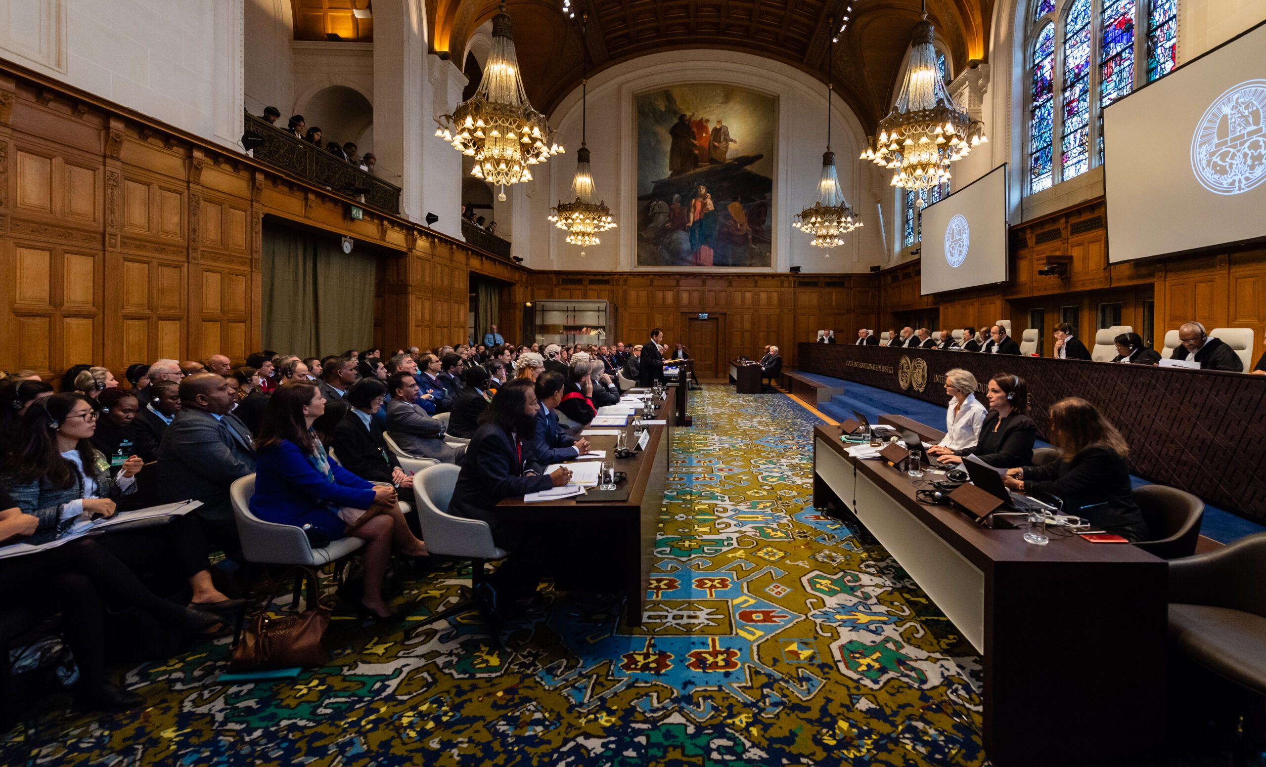 The International Court of Justice (ICJ), principal judicial organ of the UN, holds public hearings in the advisory proceedings in respect of the Legal consequences of the separation of the Chagos Archipelago from Mauritius in 1965 from 3 to 6 September 2018 at the Peace Palace in The Hague, the seat of the Court. Session held under the presidency of Judge Abdulqawi Ahmed Yusuf, President of the Court. The CourtÕs role is to settle, in accordance with international law, legal disputes submitted to it by States (its Judgments are final and binding) and to give advisory opinions on legal questions referred to it by authorized UN organs and agencies. Its official languages are English and French. For more information: www.icj-cij.org

La Cour internationale de Justice (CIJ), organe judiciaire principal des Nations Unies, tient des audiences publiques dans la procdure consultative relative aux Effets juridiques de la sparation de lÕarchipel des Chagos de Maurice en 1965 du 3 au 6 septembre 2018, au Palais de la Paix,  La Haye, o la Cour a son sige. Sance publique tenue sous la prsidence de M. Abdulqawi Ahmed Yusuf, prsident de la Cour. La mission de la Cour est de rgler, conformment au droit international, les diffrends dÕordre juridique qui lui sont soumis par les Etats (ses arrts sont sans appel et obligatoires pour les Parties) et de donner des avis consultatifs sur les questions juridiques que lui posent les organes et les institutions de lÕONU autoriss  le faire. Pour en savoir plus: www.icj-cij.org